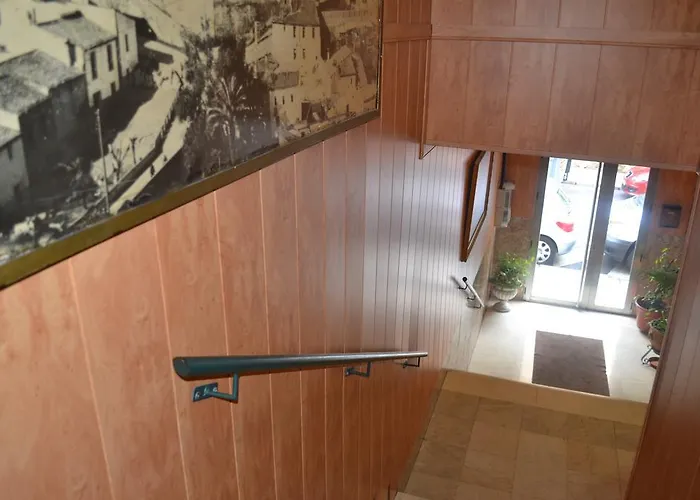 Al-qazeres Penzion Caces